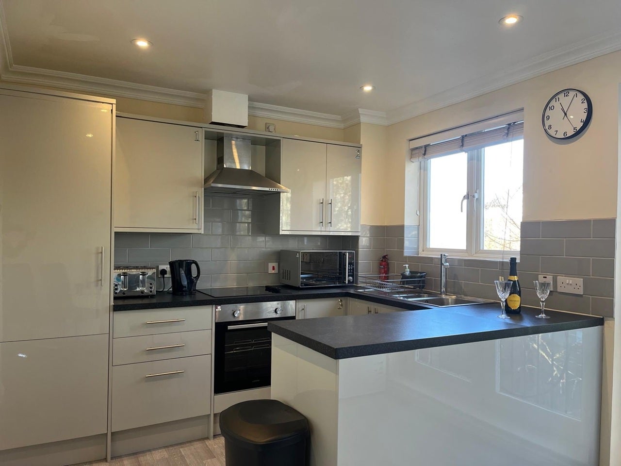 Room The Squareabout in Crawley