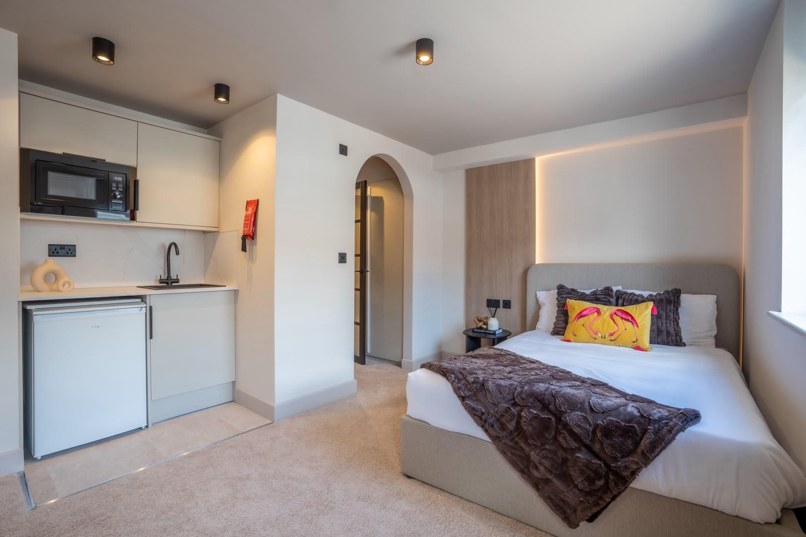 Room Dawlish Road in Birmingham