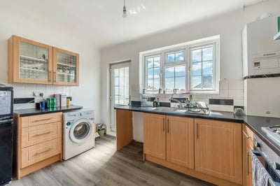 Flat Marlborough Hill in Greater London