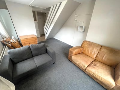 Flat Mountfield Road in Greater London