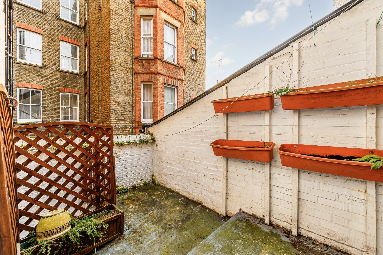 Flat Normand Gardens in Greater London