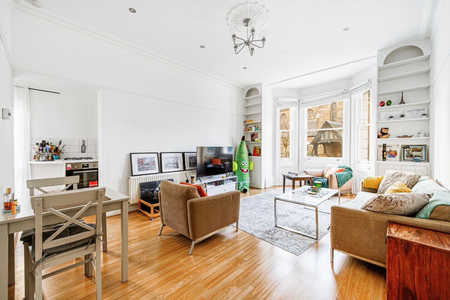 Flat Normand Gardens in Greater London