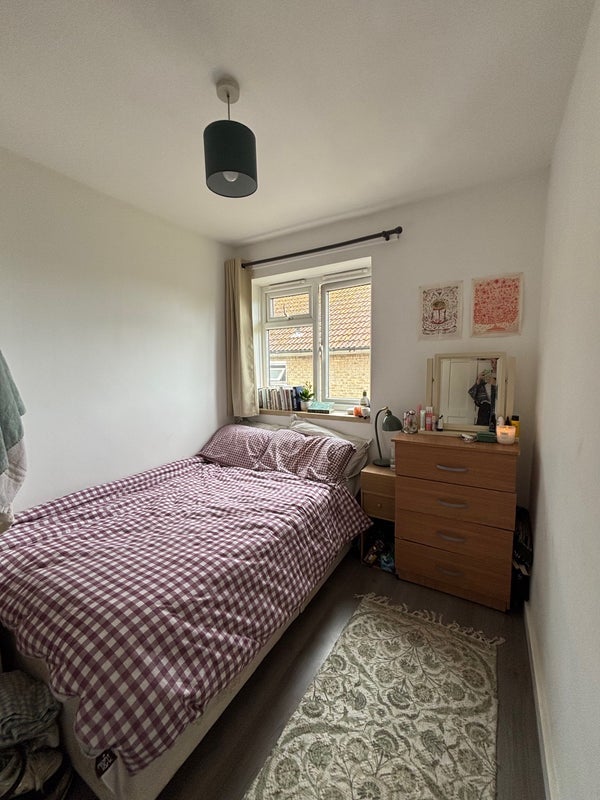 Room Crisp Road in Greater London