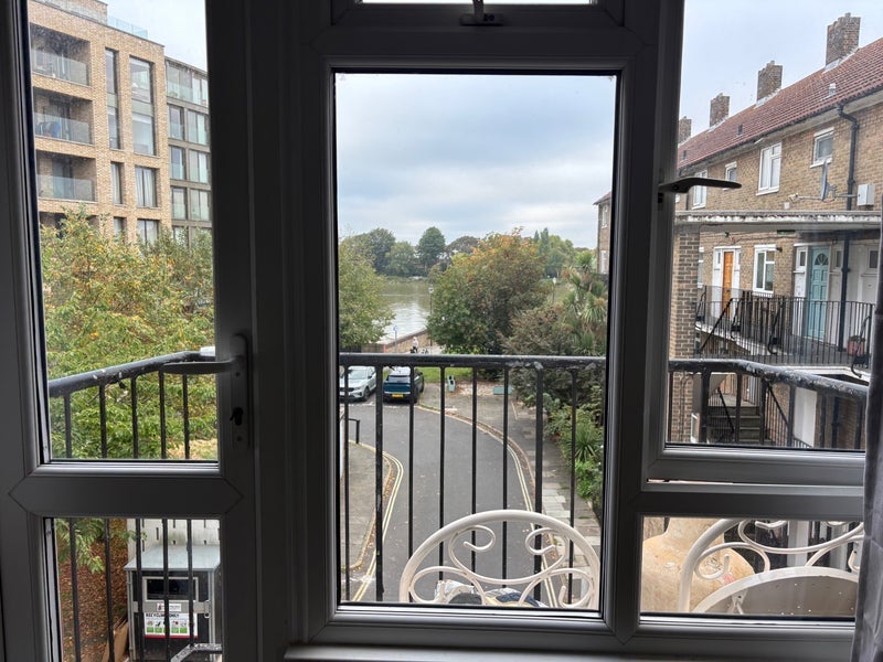 Room Crisp Road in Greater London