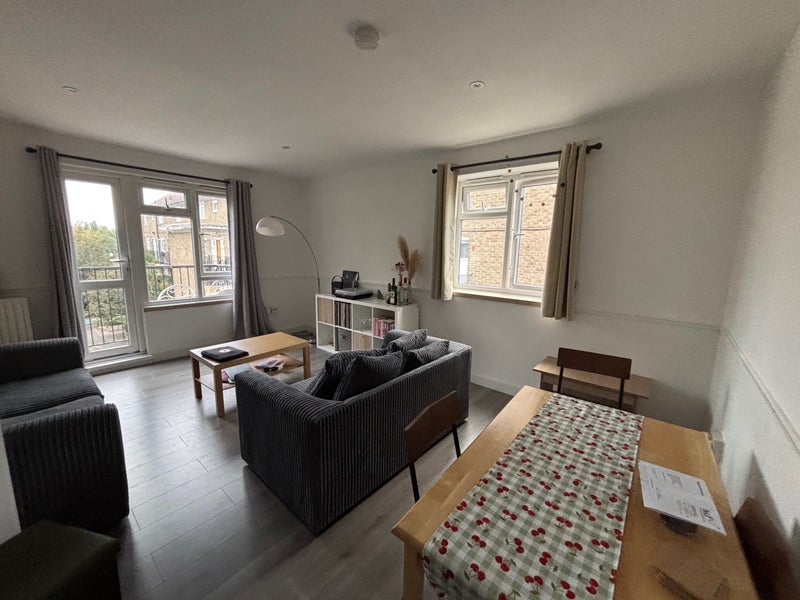 Room Crisp Road in Greater London