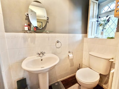 Room Castle Crescent in Metropolitan Borough of Solihull