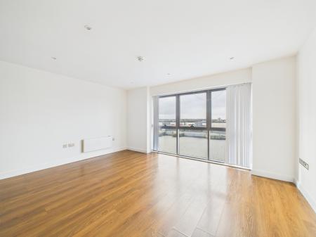 Flat William Jessop Way in Liverpool