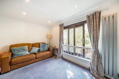 House Kennet Street in Greater London