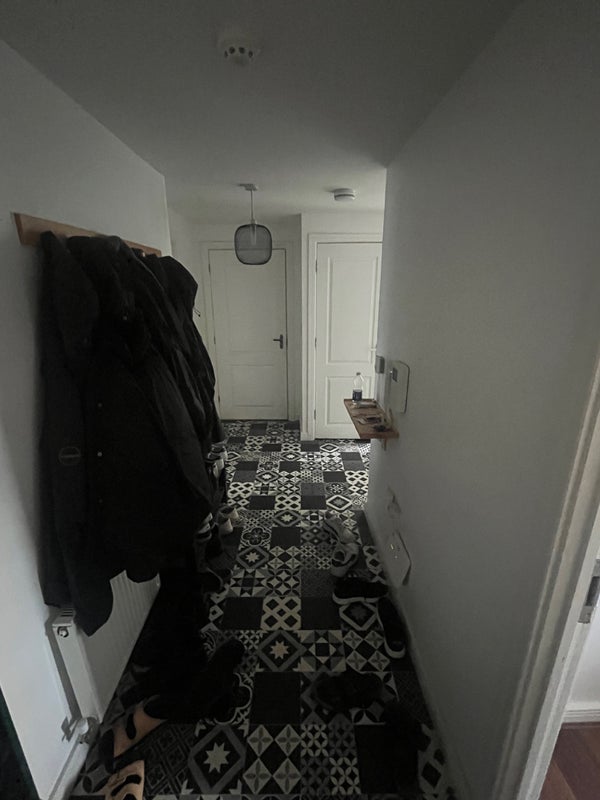 Room Tredegar Road in Greater London