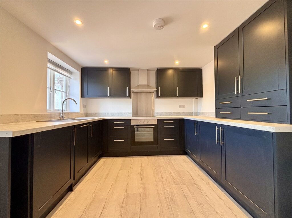 Flat Goddards Lane in Basingstoke and Deane