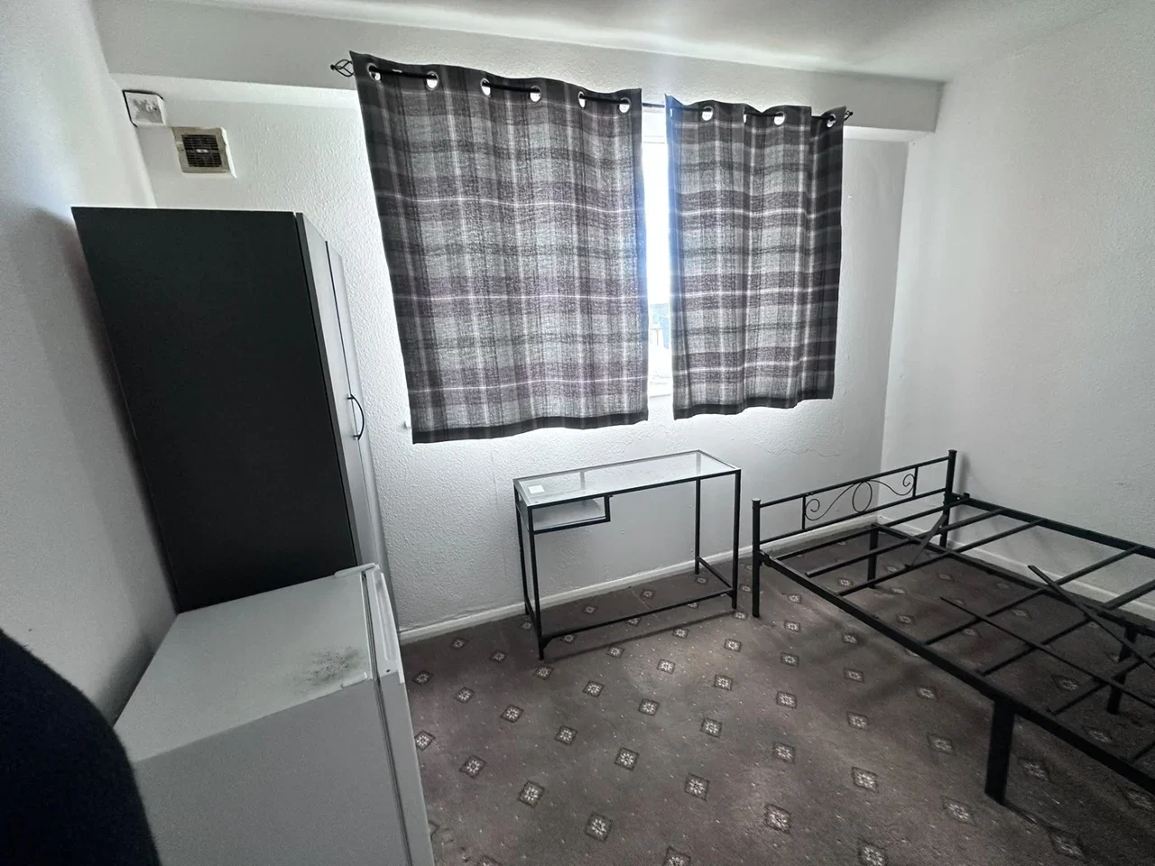 Room Eastern Avenue in Greater London