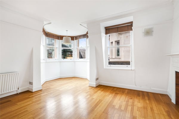 Flat Slingsby Place in City of Westminster