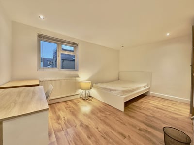 Flat Bedford Road in Greater London