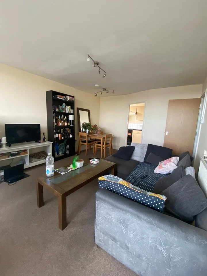 Room Rainhill Way in Greater London