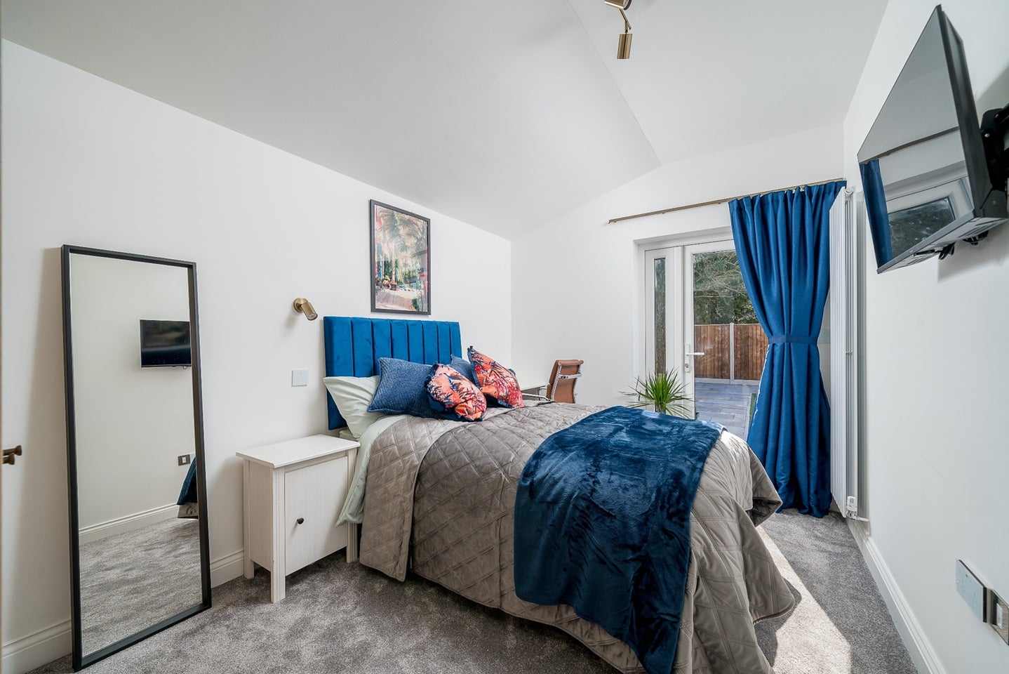 Room Park Avenue in Greater London