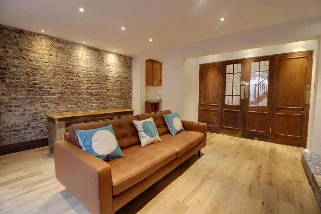 Flat Eversholt Street in Greater London