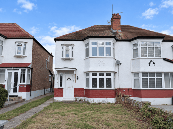 House Blockley Road in Greater London
