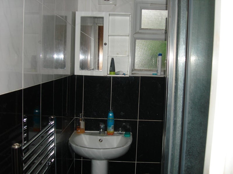 Room Gardner Road in Greater London