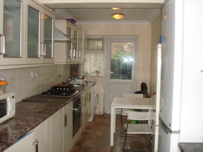 Room Gardner Road in Greater London