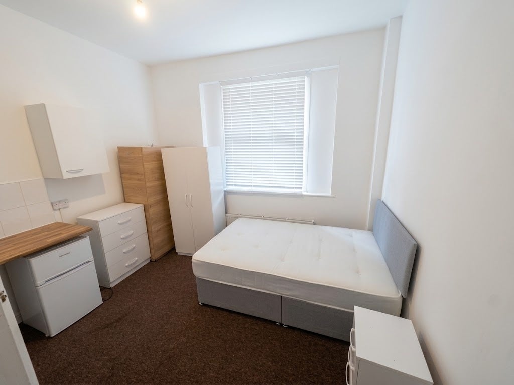Room Stanstead Road in Greater London