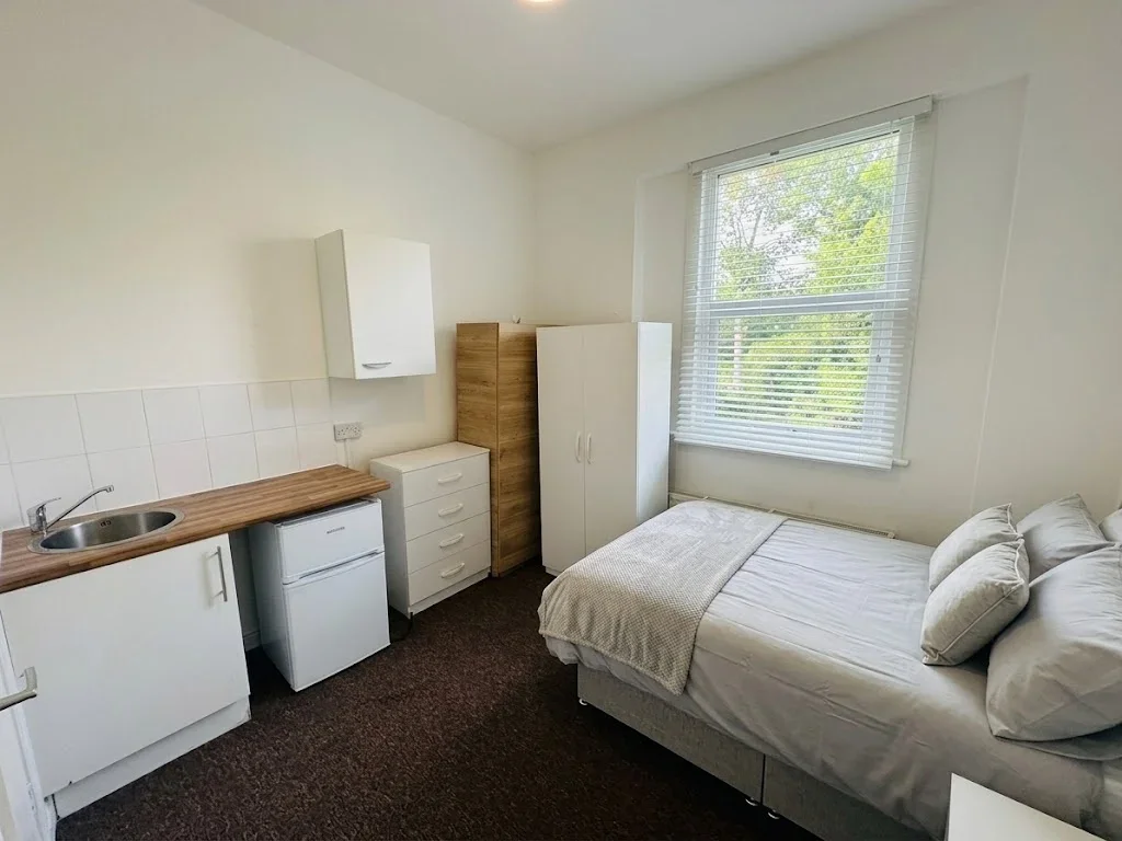 Room Stanstead Road in Greater London