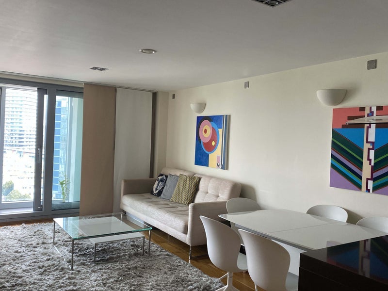 Room Bridges Court in Greater London