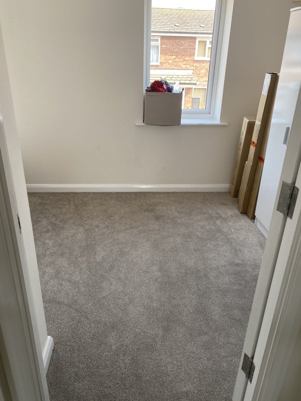 Room Skerry Close in Manchester