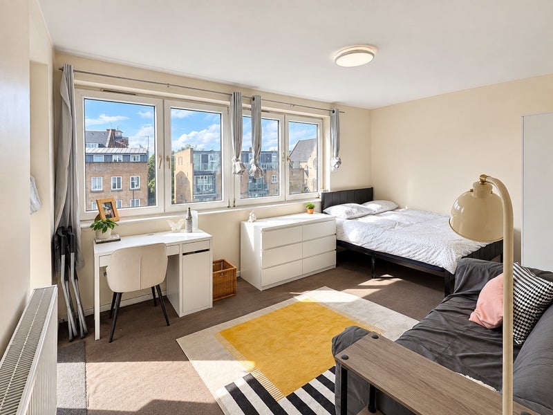 Room Nuttall Street in Greater London