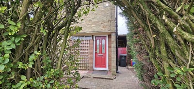 House Wellhouse Close in Luton