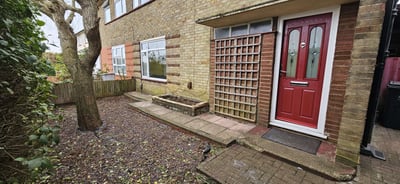 House Wellhouse Close in Luton