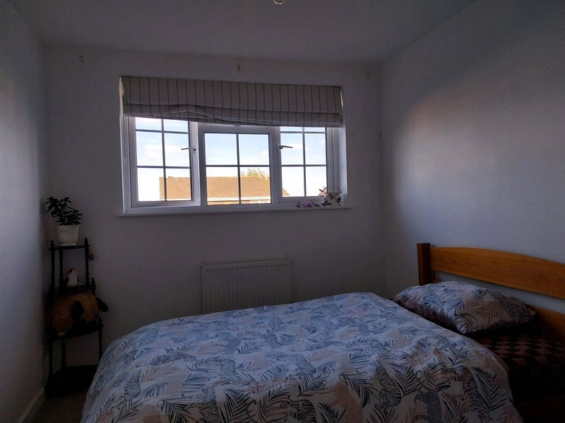 Room Rowley Road in Warwick