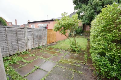 House Raddlebarn Road in Birmingham