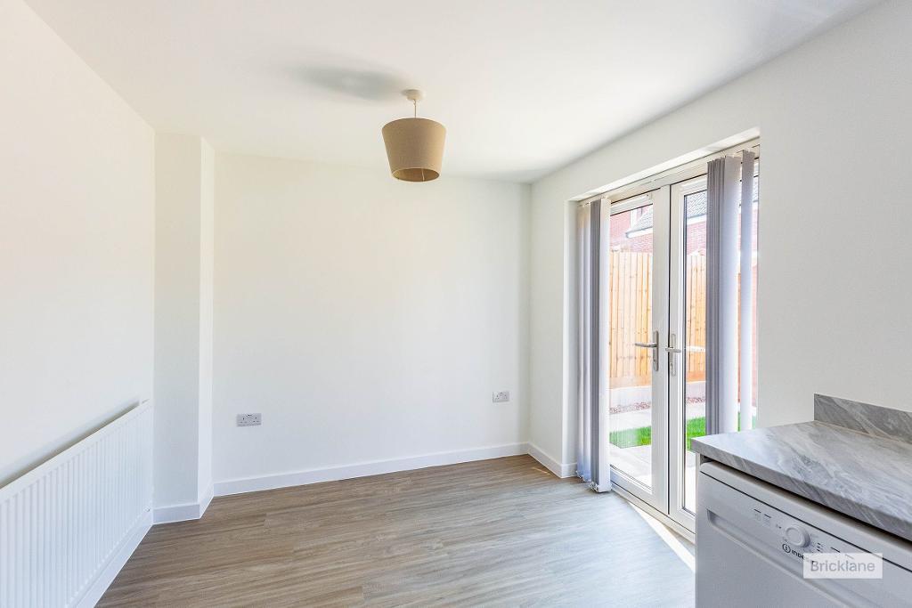 House Woburn Close in Weldon