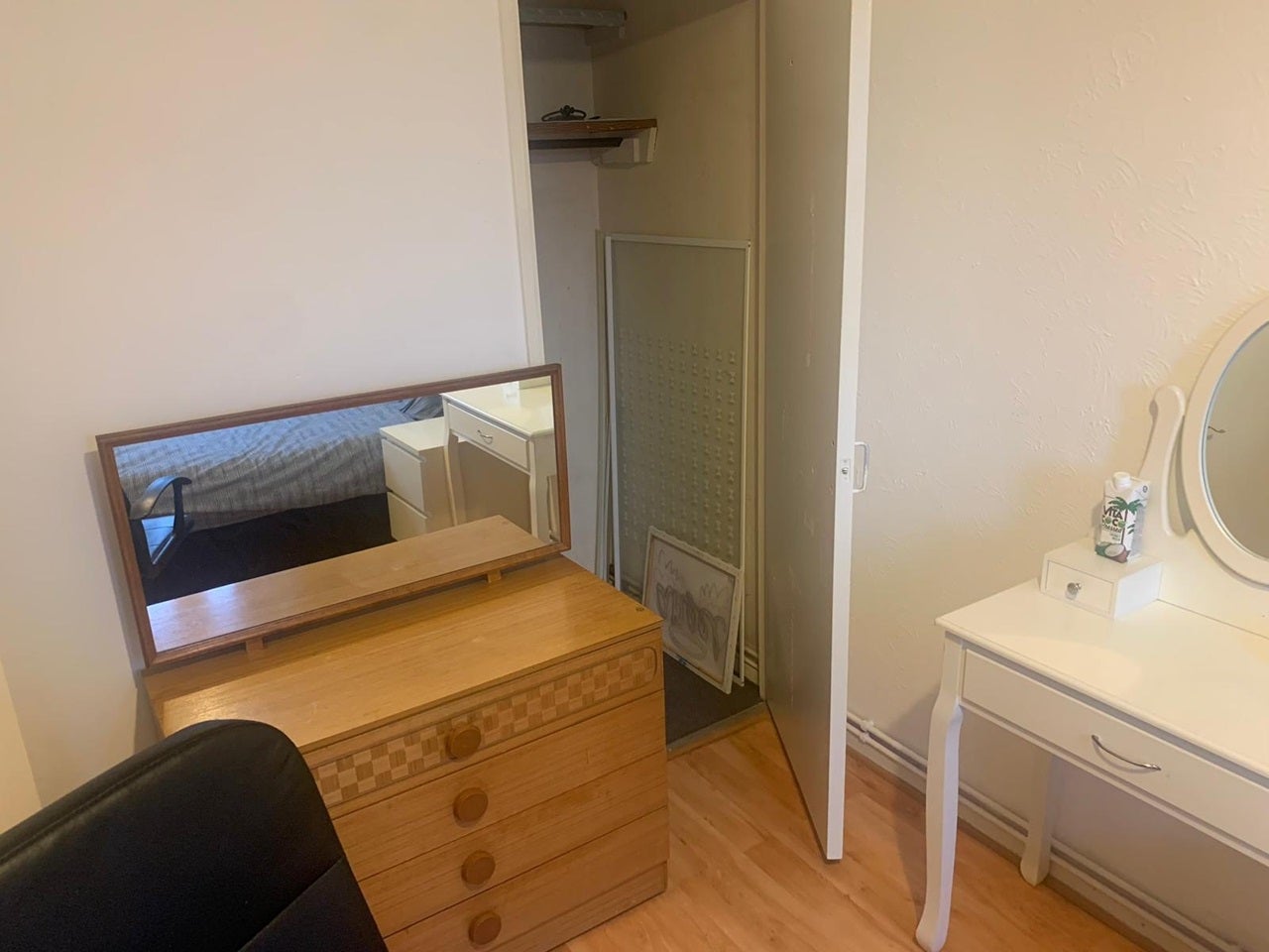 Room Byland Close in Greater London