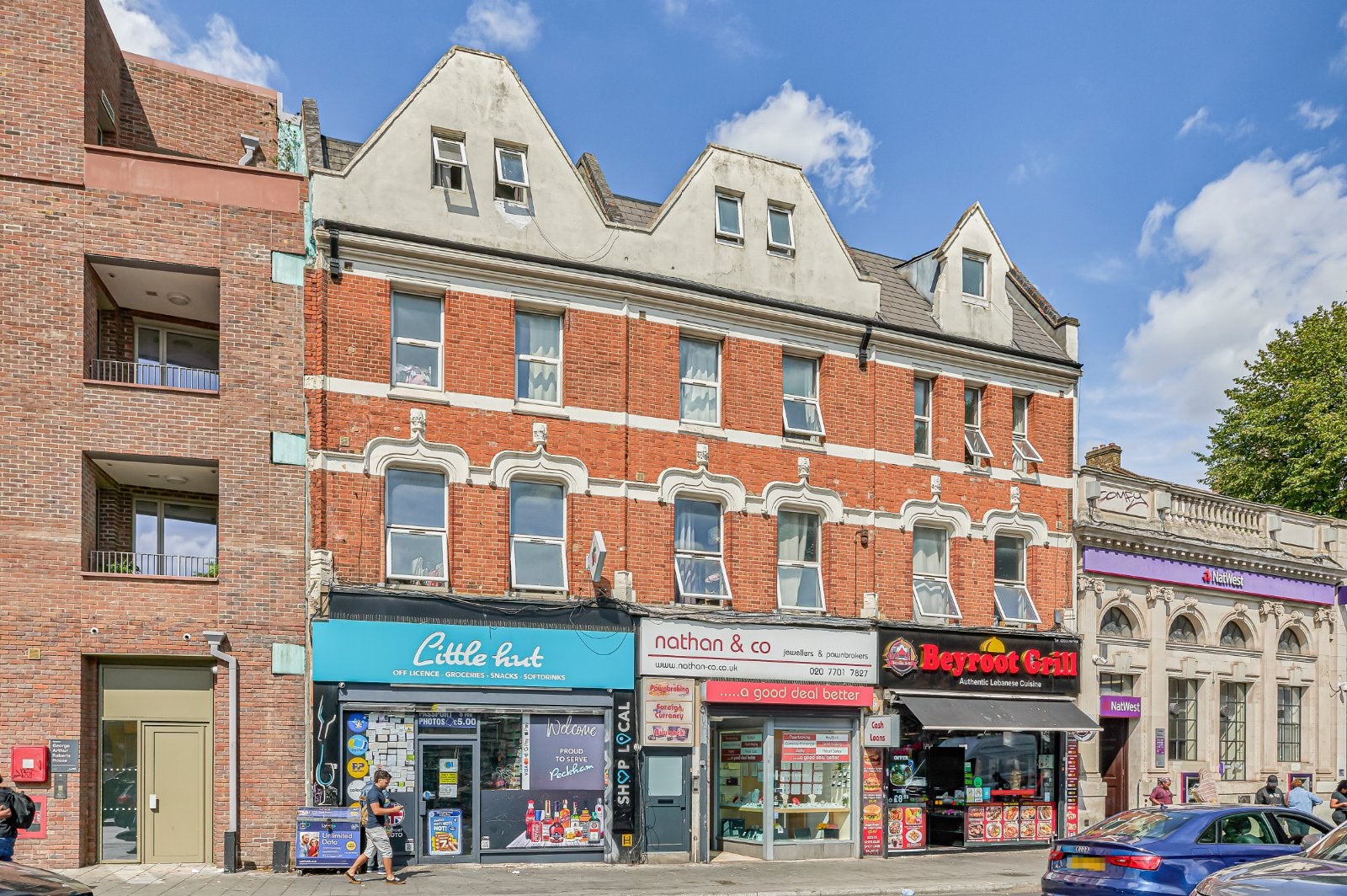 House Trafalgar Avenue in Greater London