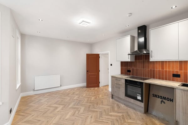 Flat Villiers Road in Greater London