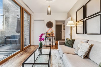 Flat Shalfleet Drive in Greater London
