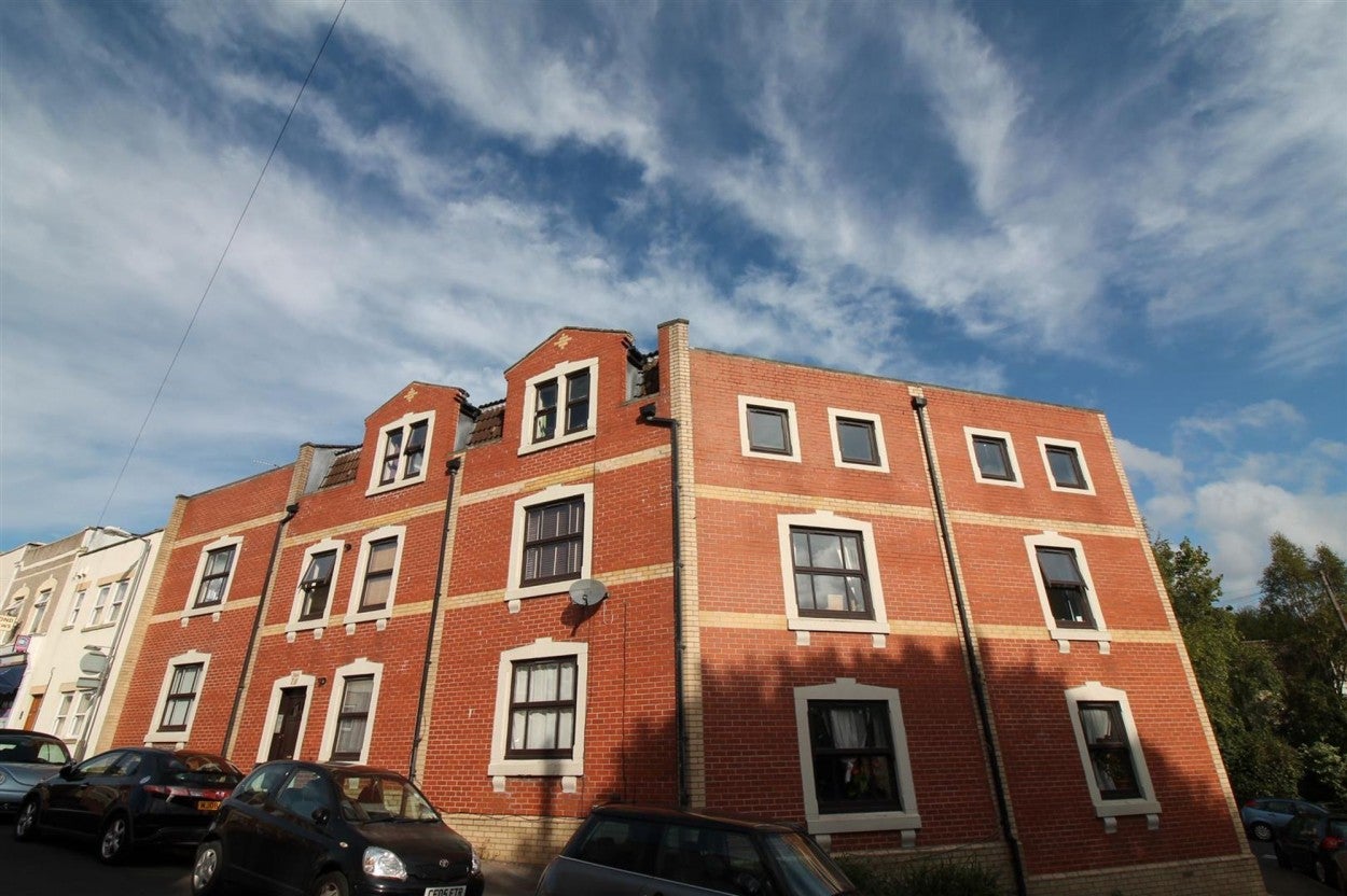 Flat Bellevue Road in Bristol