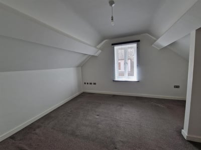 Flat Radnor Park Avenue in Folkestone and Hythe District