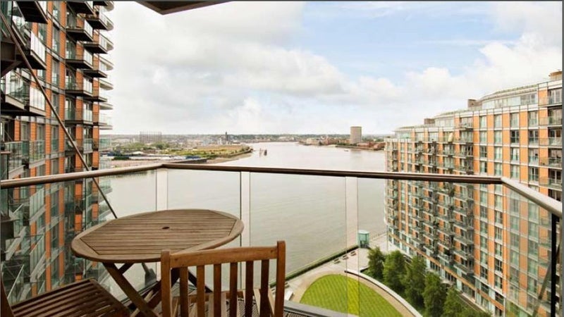 Room Fairmont Avenue in Greater London