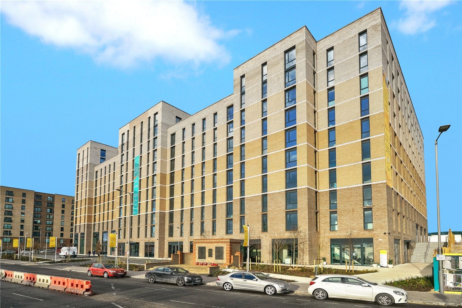 Flat Vivaldi Court in Walton
