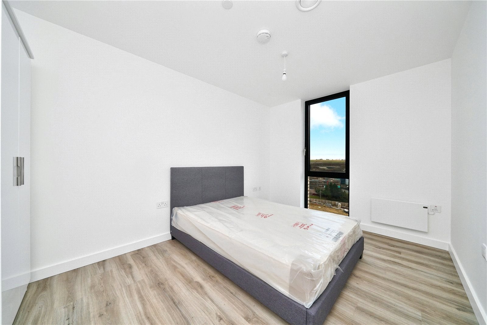 Flat Vivaldi Court in Walton