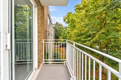 Flat Queensgate Gardens in Greater London