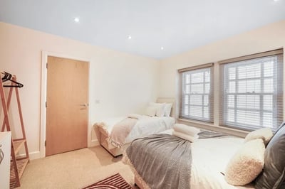 Flat Gopsall Street in Greater London