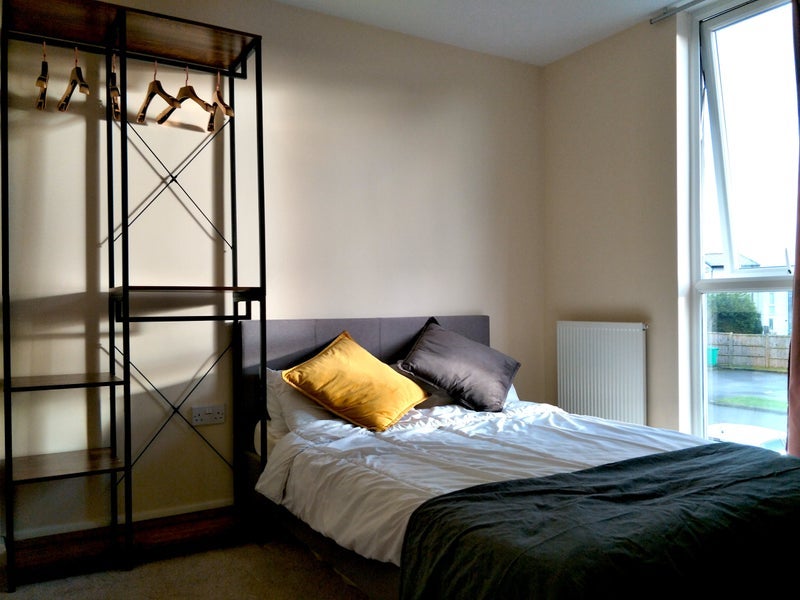 Room Commonwealth Avenue in Manchester
