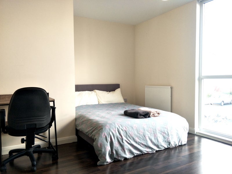 Room Commonwealth Avenue in Manchester