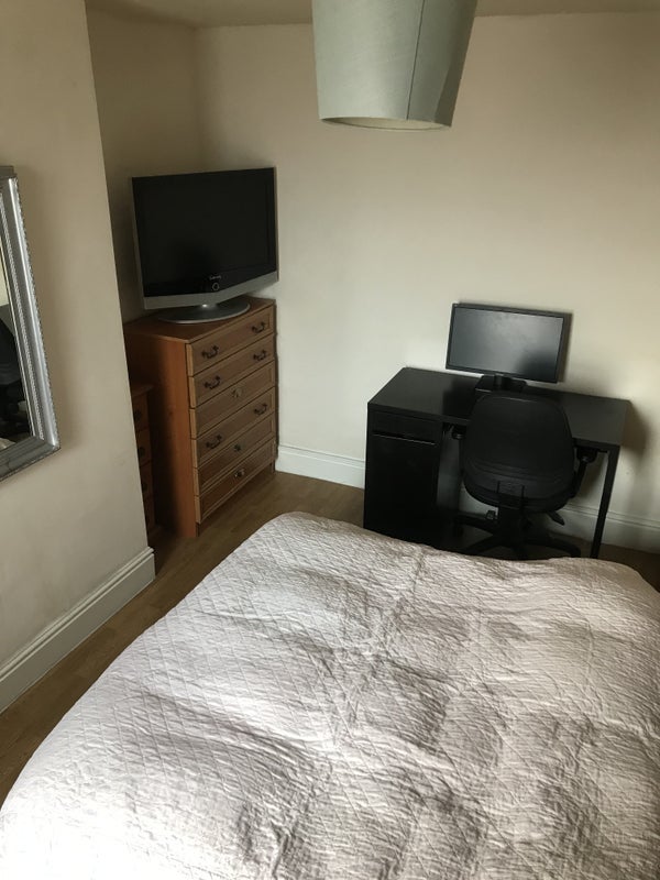 Room Lovely Lane in Warrington