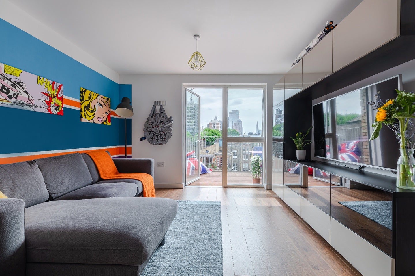 Flat Bevenden Street in Greater London
