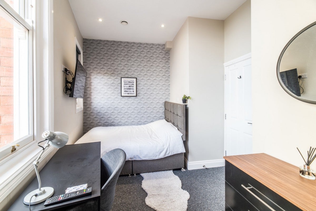 Room Derby Road in Nottingham