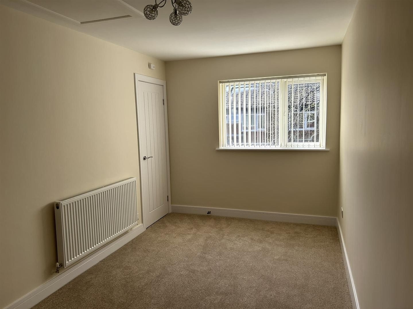 Flat Lanchester Way in Smith's Wood